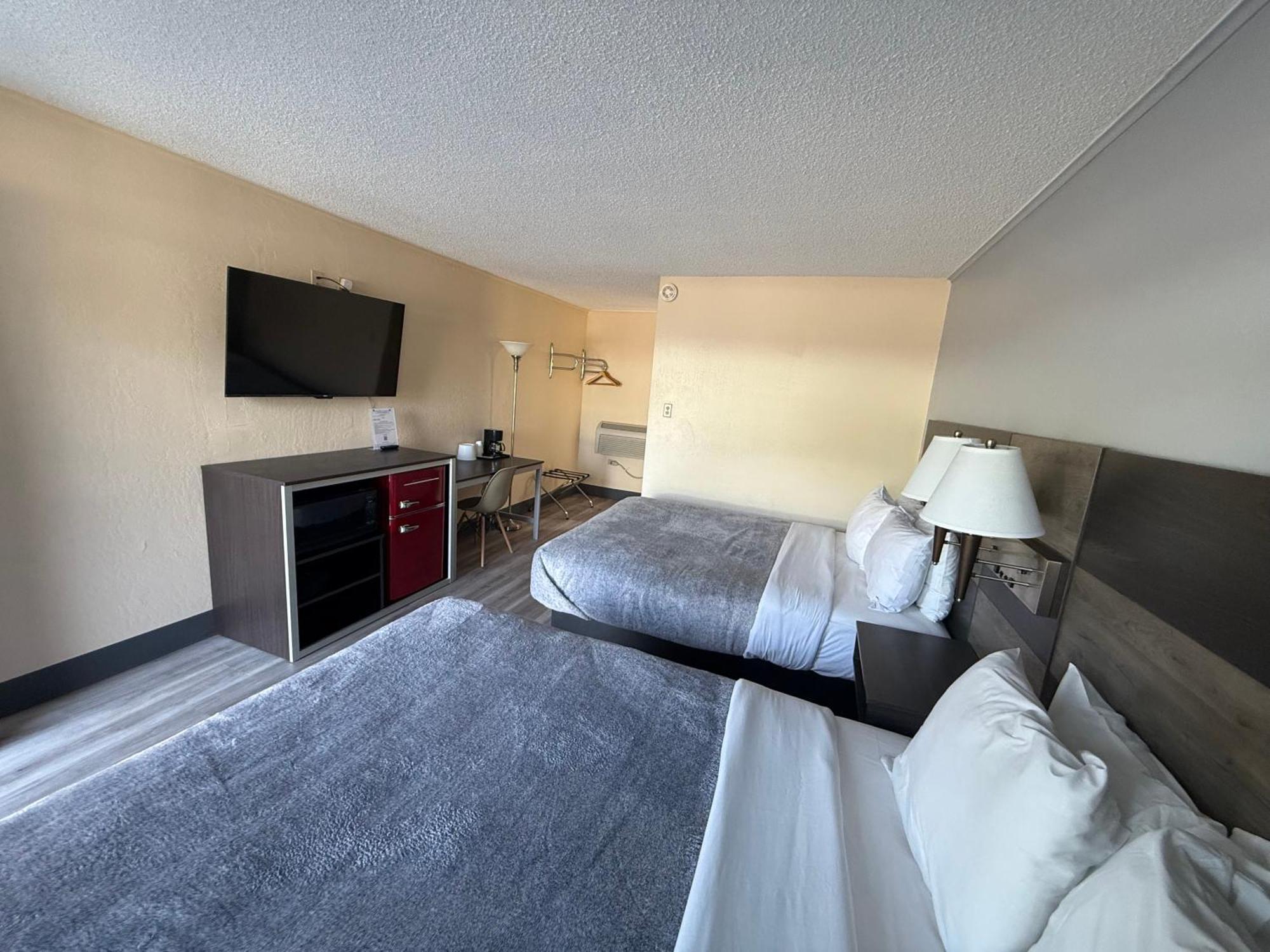 Pine Needles Inn Mount Shasta Ngoại thất bức ảnh